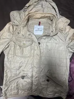 MONCLER フード付きベージュジャケット