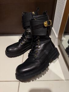 24cm VERSACE 本物　正規品 2020aw ヴェルサーチェ　ヴェルサーチ　ブーツ 黒 アンクルブーツ　サンローラン　ヴィトン　ショートブーツ