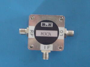 RF Mixer （ R & K製 ） Ｍ３ＣＡ　SMAコネクター タイプ　５～５００MHz　未使用　長期保管品 です。