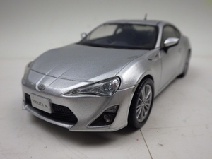 207【S.R】非売・展示品 TOYOTA 86 中期　シャークフィンアンテナ装着車 カラーサンプル スターリングシルバーメタリック 箱無 香川発