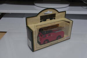 A.★絶版品★新品★DAYS GONE★1955 Dennis F8 Fire Engine〔極上美品〕（超貴重品）