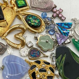 silver入り!!■ペンダントトップ30点おまとめ■ n 約121.1g カラーストーン 天然石 ビジュー ネックレス accessory pendant CZ DB5