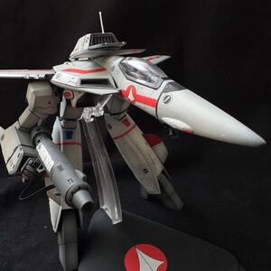 ハセガワ 1/72 VF1J/A ガウォークバルキリー 【改修全塗装完成品】超時空要塞マクロス