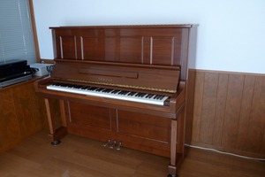 YAMAHA　U300Wn　希少木目ピアノ　ワンオーナー　美品