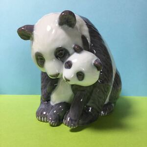 【 ロイヤル コペンハーゲン 】パンダ フィギュリン / 送料込 / パンダ 親子 ROYAL COPENHAGEN PANDA SERIES / PANDA BEAR WITH CUBS 13 CM