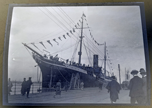 ◆ドイツ人貿易商ルター家旧蔵古写真2◆ドイツ軍艦・海兵関係ネガフィルム10枚 横浜港 船舶 明治大正期 海軍・戦艦