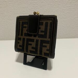 使用回数少　美品　FENDI フェンディ ズッカ柄 折り財布 キャンバス レザー ブラウン系 