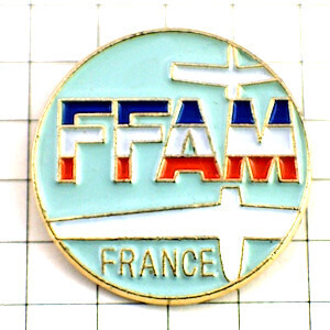 ピンバッジ・白い飛行機トリコロール FFAM FEDERATION-FRANCAISE-D-AEROMODELISME GLIDER◆フランス限定ピンズ