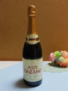 ★白・甘口★【 　ASTI CINZANO　アスティ チンザノ　Ｄ.O.C.G （白・甘口）　スパークリング ワイン (750ml)　　　1点 　】