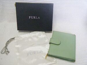 FURLA MADE in ITALY 二つ折り財布　専用箱保存袋付　美品