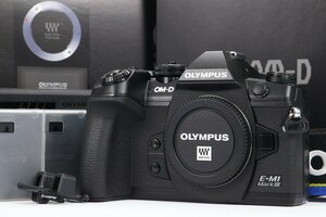 【 新品同様 | 動作保証 】 OLYMPUS OM-D E-M1 Mark III ボディ 【 シャッター数 3500回 | 予備の純正バッテリー 追加付属 】