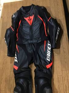 DAINESE T.AVRO D1 D 牛革セパレートレーシングスーツ 日本サイズのM(表記EU/48) ブーツイン/アウト兼用 身長165-170㎝/ウエスト幅76-84cm