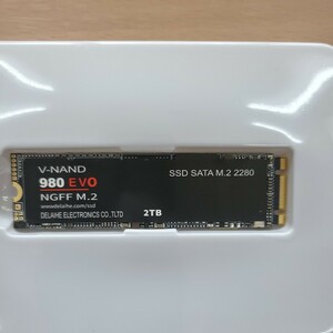 NGFF M.2 SSD 2TB 新品