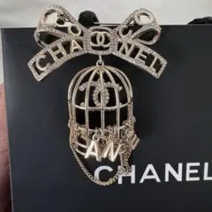 CHANEL(シャネル) ラキラしたダイヤモンドと鳥のケージのデザインウェディン