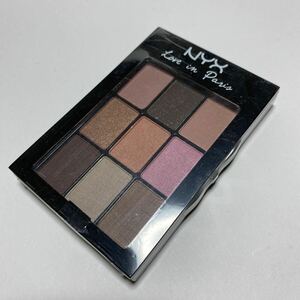 NYX ラブインパリス　アイシャドウパレット　LIP08 アイシャドウ　アイカラー