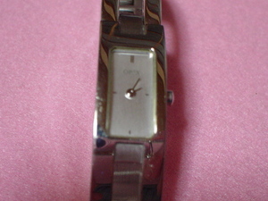 珍品　デザイン　OPEX　女性用腕時計　角型　シルバー　ブレスレットタイプ