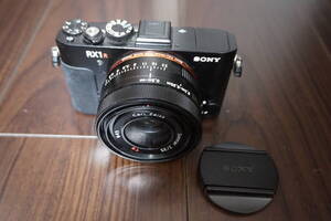 【使用感なし/美品】デジタルスチルカメラ　RX1RII　(DSC-RX1RM2)