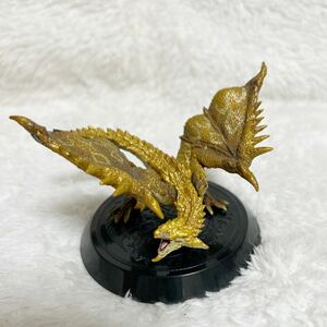 美品 モンスターハンター スタンダードモデル リオレイア 希少種 フィギュア monsterhunter モンハン capcom