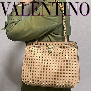 VALENTINO　バレンティノ・ガラバーニ　フルロックスタッズバッグ　薄ベージュ