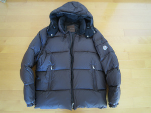 新品 未使用 タイガースブラザース購入 MONCLER BAZILLE １モンクレール バジーレ