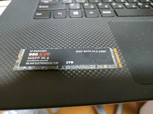  中古　M.2 2280 SATA規格 SSD 2TB