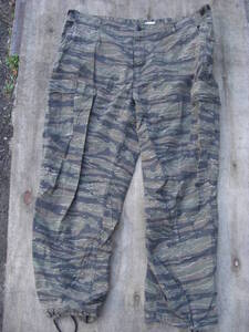 Qn167 US古着 tiger stripe Combat Cargo pants タイガーストライプ カーゴパンツ ヴィンテージ 00年代 XXL 大きいサイズ W118cm 60サイズ