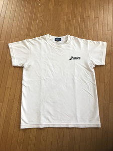 ☆アシックス☆asics ジュニア 子供 140 サイズ☆白Tシャツ☆綿 なので 夏に涼しく着やすい☆数回使用のみの極美品☆