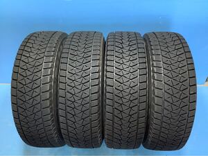 215/70R16 18年　　　　　　　ブリヂストン BLIZZAK DM-V2 中古タイヤ４本　　　スタッドレスタイヤ