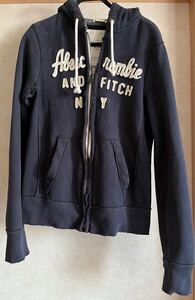 アバクロンビー &フィッチAbercrombie & Fitch ネイビーパーカー メンズSサイズ