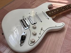 新品同様★Fender Player Series Stratocaster ★Polar White★Seymour Duncan Pick Up搭載★白ペグ交換済み★軽量3.4㎏！