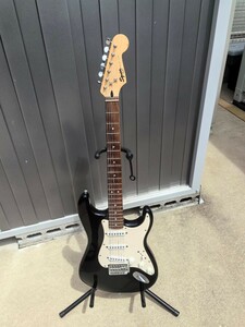 Squier by Fender エレキギター スクワイヤー ストラトキャスター BULLET STRAT 音出しOK　現状販売