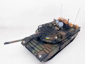 タミヤ　1/35 M1A1エイブラムス戦車　ウクライナ軍　完成品　爆発反応装甲付き