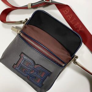 未使用級●現行 BALLY バリー ショルダーバッグ ボディバッグ メンズ トレスポ サコッシュ 斜め掛け 肩掛け ナイロン レザー ビッグロゴ