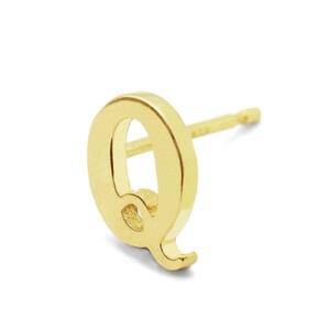 【バラ売り/1個】 ピアス 18金 イエローゴールド Q イニシャルのピアス アルファベット 文字｜K18YG 18k レディース メンズ