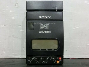 T【I5-02】【60サイズ】▲SONY ソニー/TCD-D3 ウォークマン ポータブルDATプレーヤー/ジャンク扱い/※傷・汚れ有