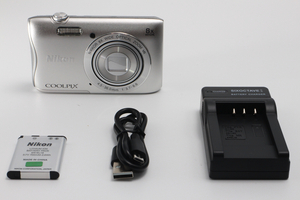 4847- ニコン Nikon COOLPIX S3700 シルバー 光学8倍ズーム 2005万画素 超美品