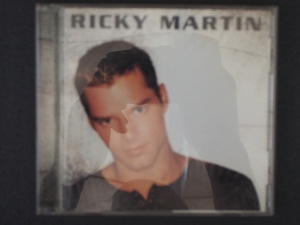 中古CD EPIC RECORDS リッキー・マーティン RICKY MARTIN ESCA-8017 管理No.9594