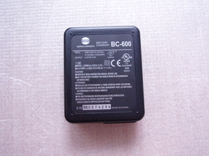 M004-10-2 MINOLTA製純正充電器 BC-600