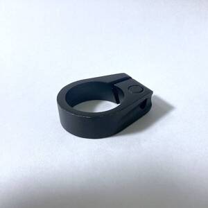 美品 アルミ製 シートクランプ 31.8mm ブラック