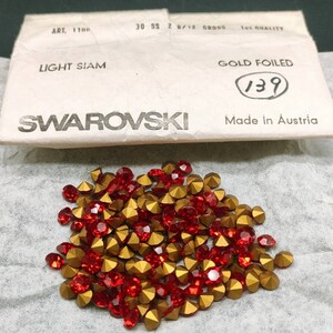 ☆ほぼ未使用 SWAROVSKI スワロフスキー ヴィンテージ ルース 1100 30SS 2 6/12gross Light Siam ライトシャム 裸石 グルーデコ R-357