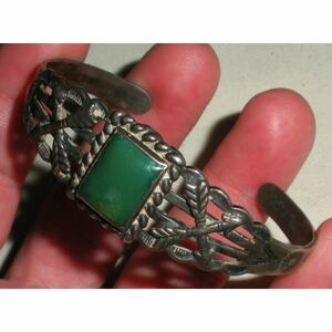 超希少!VTG NAVAJO 1930’s GREEN TURQUOISE SILVER BANGLE ARROW SNAKE STAMPSナバホビンテージターコイズスタンプワークシルバーバングル