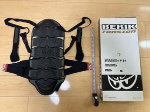 ★☆中古 美品 廃盤　レア品 BERIK P-81 バックプロテクター サイズ:M☆★