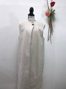 3351　【　ＺＡＲＡ　】袖なし　ロングコート　　サイズ：USA XS　　色：ベージュ