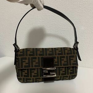 ほぼ未使用品　FENDI フェンディ ズッカ柄 ハンドバッグ マンマバケット ブラウン シルバー金具