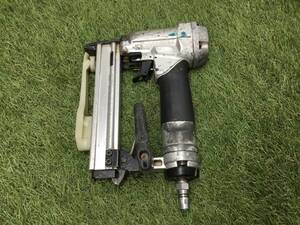 【中古品】マキタ エアータッカー 10mm AT1025A ITI77K3AZLRS