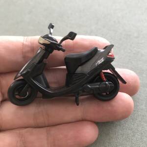 SUZUKI　SEPIA　ZZ　ミニカー　スクーター　フィギュア　スズキ　Japanese scooter motorcycle TOY CAR miniature ２stroke engine セピア