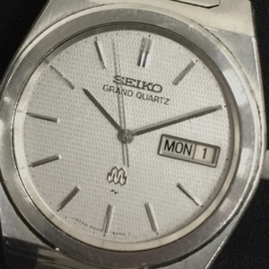 セイコー グランドクォーツ 9256-8010 メンズ 腕時計 デイデイト シルバーカラー文字盤 純正ベルト 未稼働品 SEIKO