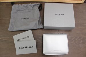 ○バレンシアガ 二つ折り財布 シルバー BALENCIAGA　本物保証・現状渡し 673482 23VGY 8160 ESSENTIAL　イタリア製