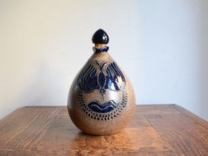 アンティーク雑貨花器 キリスト教 ヴィンテージデザイン 陶器聖水ホーリーウォーターボトル フラワーベース（H17cm） 花瓶 クロス ポット