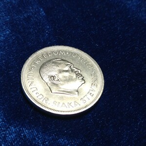 アンティーク　コイン　大型銀貨 1974年 シエラレオネ 1 レオーン シルバー シエラレオネ銀行 10周年 硬貨